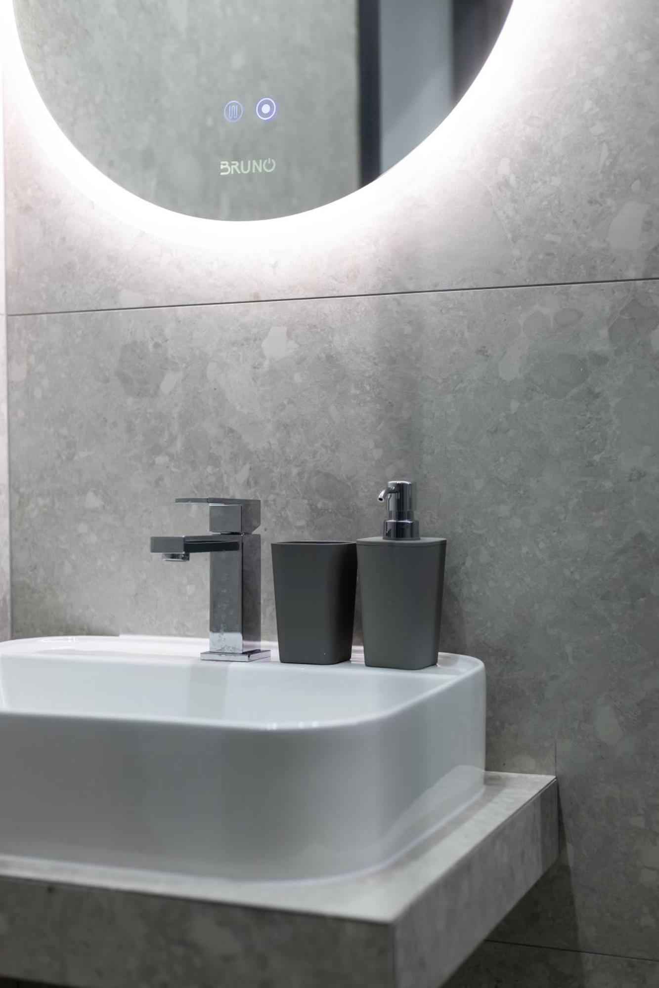 Kamara Urban Retreat By #db Premium Apartment